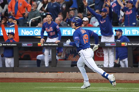 Mark Canha drives in 4 runs to help Mets take series over NL East rival Phillies